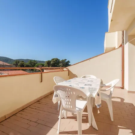 Gli Orizzonti - Goelba Apartment *